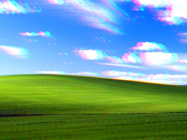 Image preview with cyan and magenta fringes along bright cloud edges.